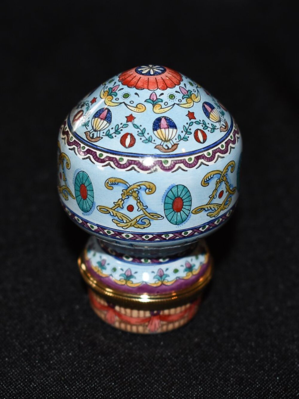 Staffordshire Enamels Around the World in 80 Days Pill Box Trinket Box 55/317